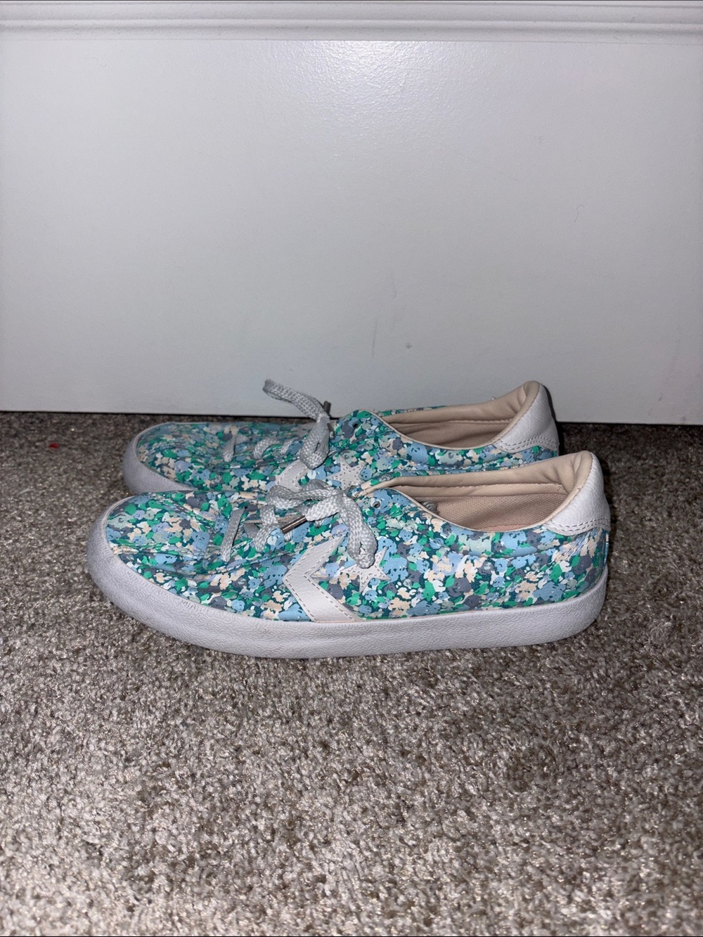 Woman’s Floral Print Converse Sneakers in Teal and White